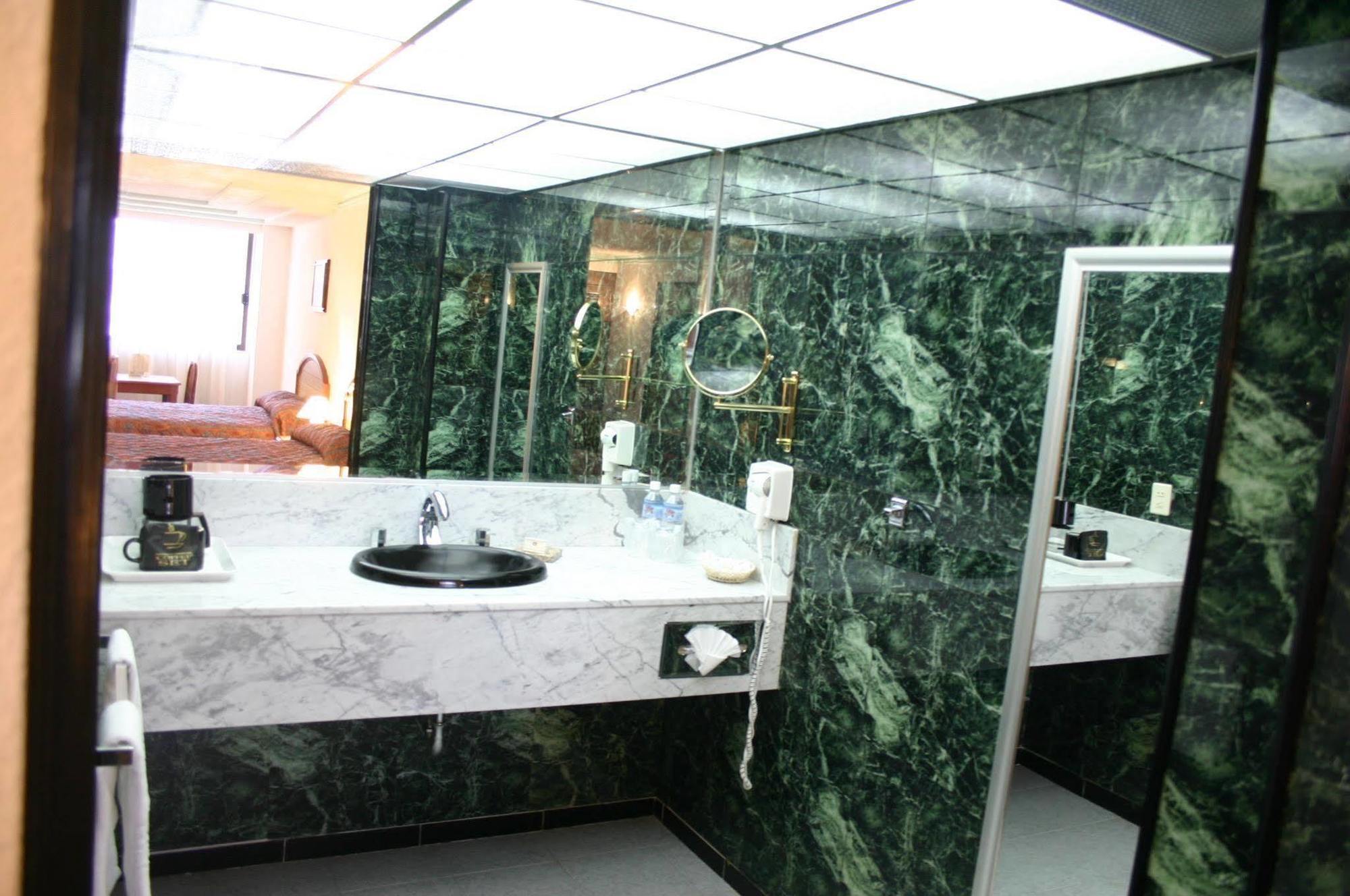 Hotel Estoril Мехико Номер фото